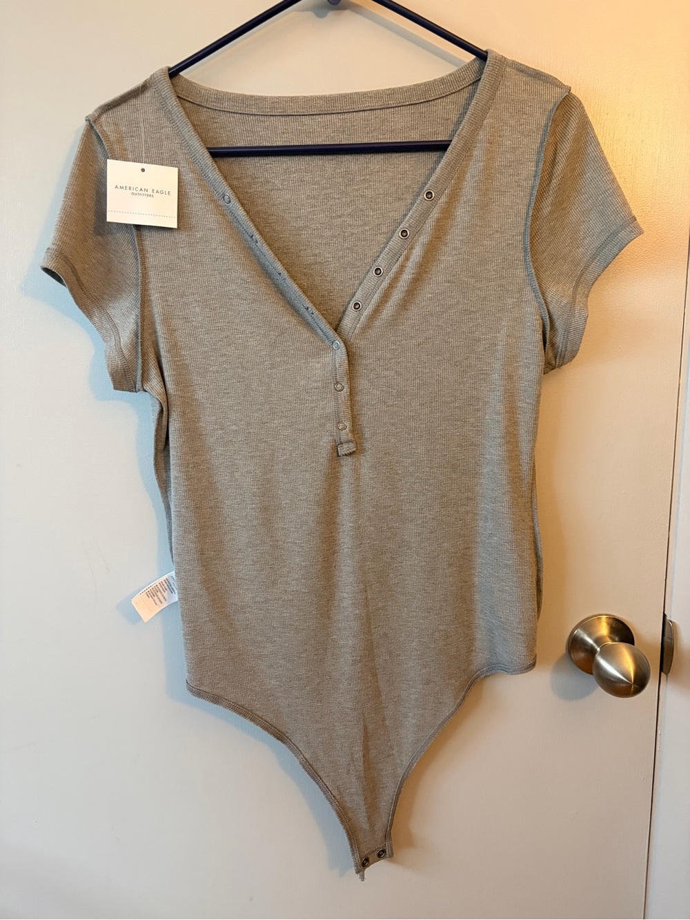 NWT American Eagle Outfitters Gray Ribbed Short Sleeve Henley Bodysuit
